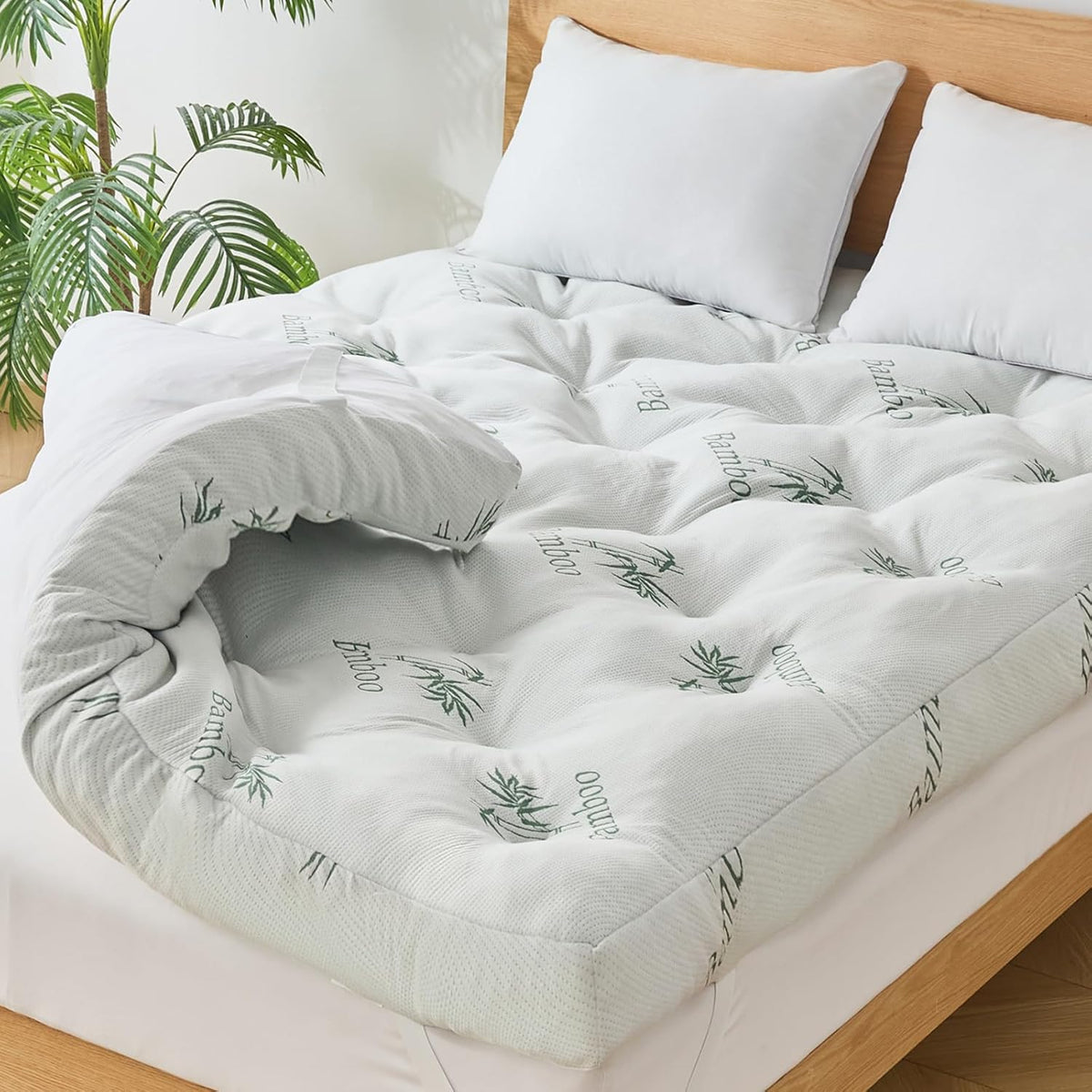 WhatsBedding 4 inch Bamboo Memory Foam Mattress Topper for Back Pain Relief Queen Size, Filled with Breathable Gel Memory Foam, Cooling Bamboo