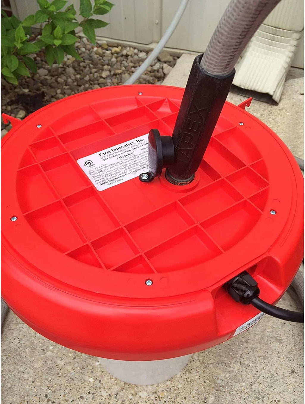 Farm Innovators Thermostatically Controlled Heated 3 Gallon Plastic Outdoor Year Round Hanging Water Fountain for Poultry Watering, Red