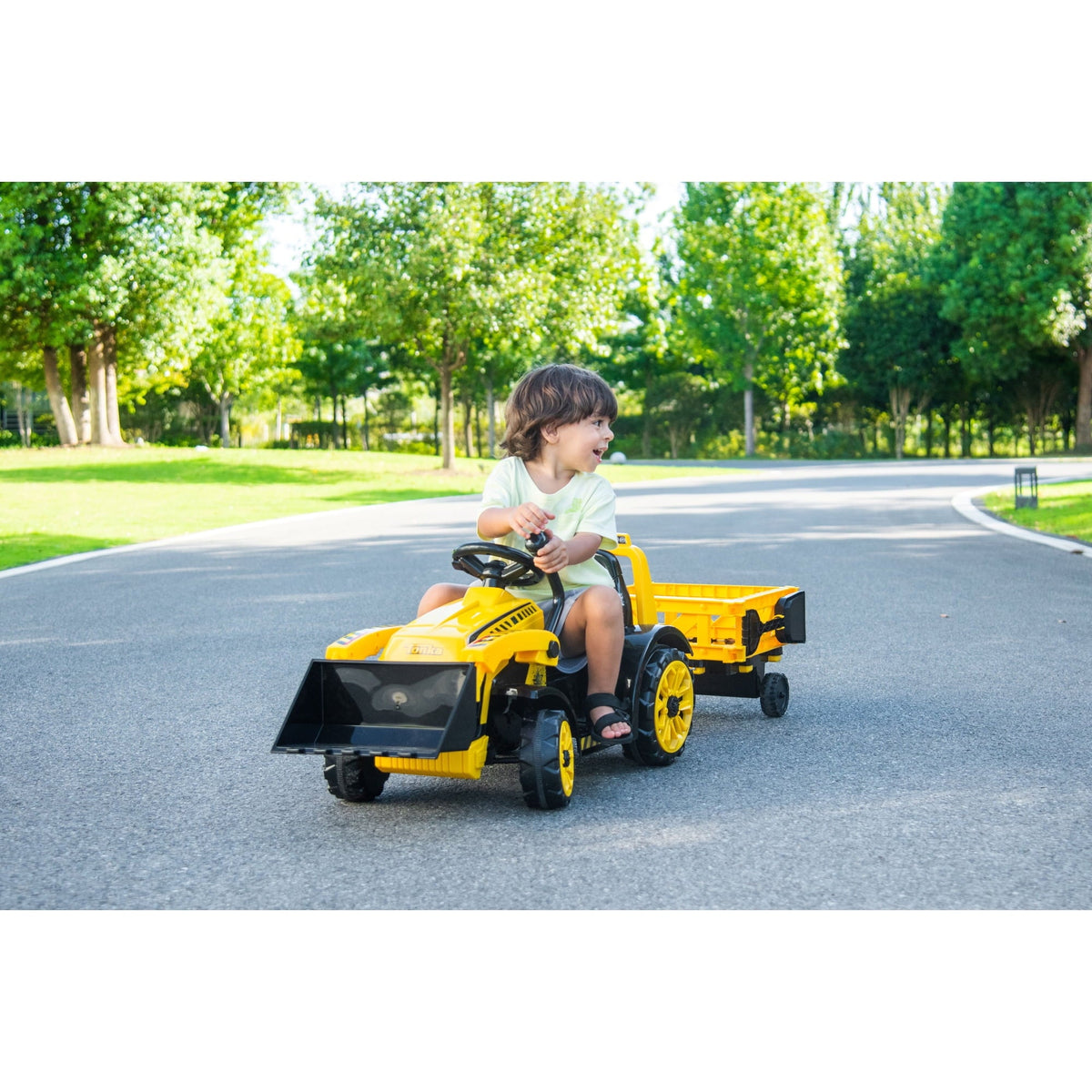 Best Ride On Cars Tonka 6V Construction Tractor Ride-On with Trailer and Working Loader for Kids