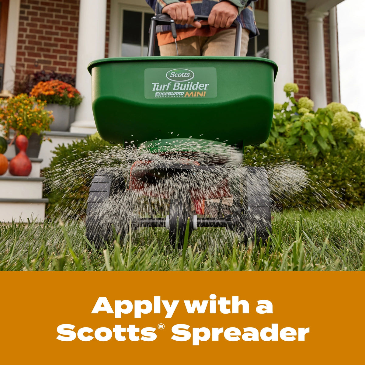 Scotts Turf Builder WinterGuard Fall Weed & Feed, Weed Killer Plus Fall Fertilizer, 12,000 sq. ft., 33.84 lbs.